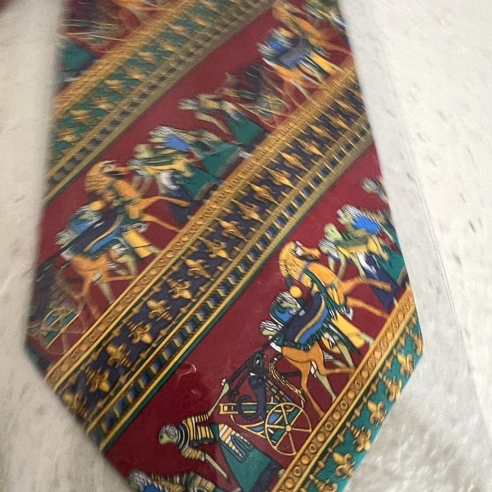 100% Pure Silk Made In Italy Equestrian‎ Knight ALL OVER Print Silk Tie Red Gold